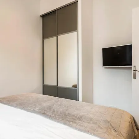 3 Bedrooms 3 Bath Bivouac 2 Min Palais Apartment Cannes