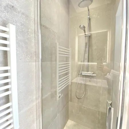 3 Bedrooms 3 Bath Bivouac 2 Min Palais Apartment Cannes